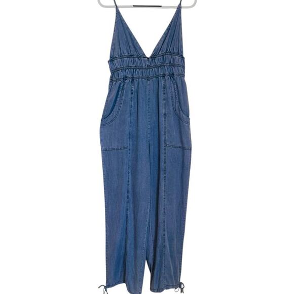 Jumpsuit Smocked Back V Neckline Wide Leg Jumpsuit Size Medium - Picture 1 of 10